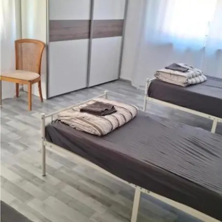 Helle 2,5-zimmer-wohnung Mit Grosser Terrasse *