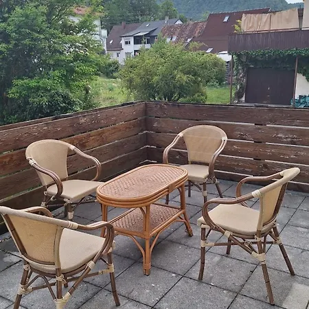 Helle 2,5-zimmer-wohnung Mit Grosser Terrasse Apartmán